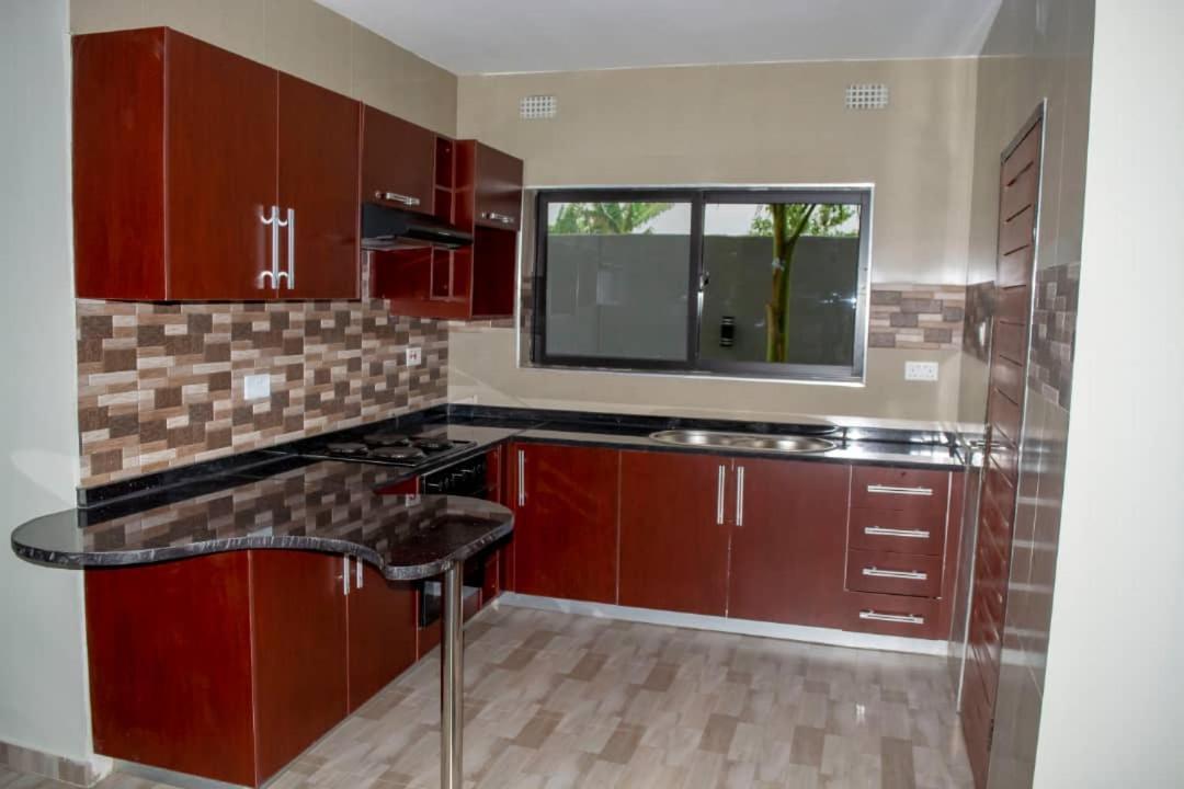 Royal Suites Apartments Lusaka Exterior foto