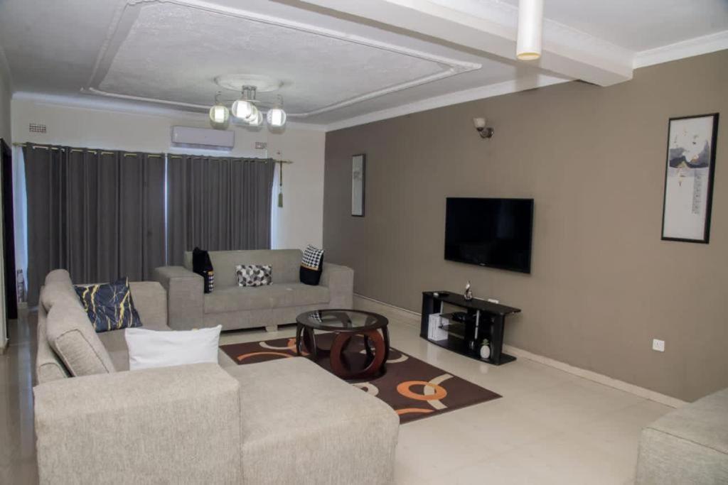 Royal Suites Apartments Lusaka Exterior foto
